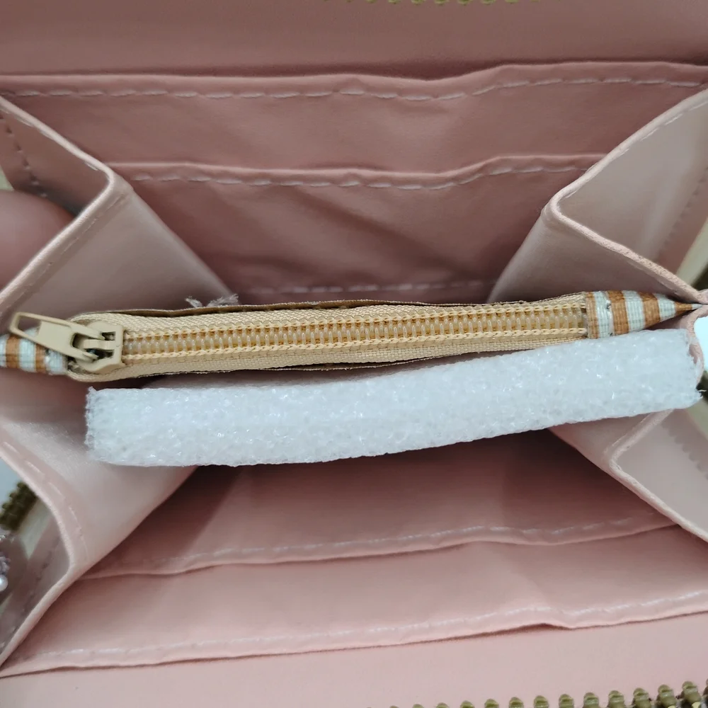 🆕2/15$Labubu Chic Yellow Wallet - Picture 3 of 3